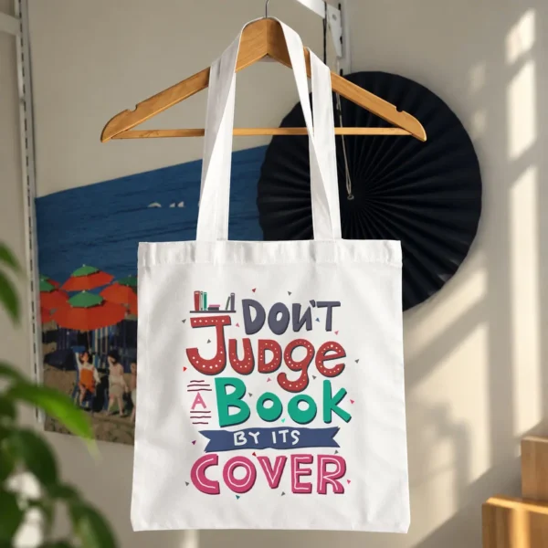 توت بگ کتاب‌خوانی طرح Don't Judge a Book by Its Cover کد 15815
