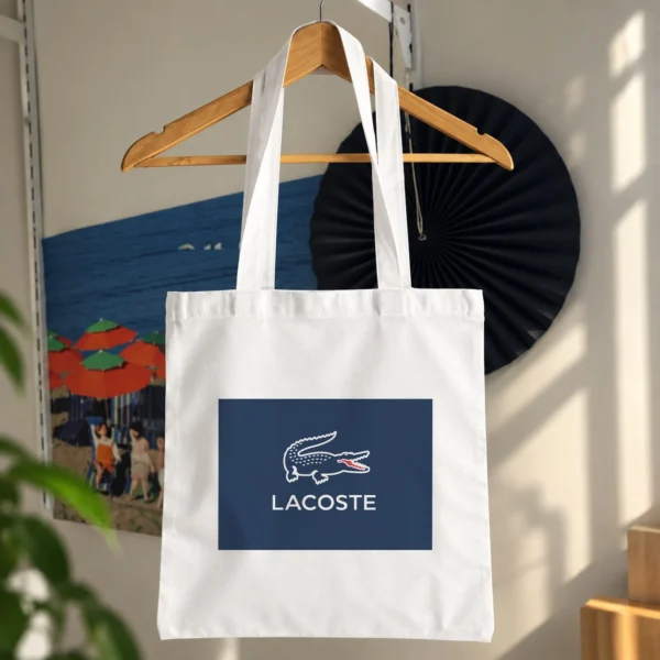 توت بگ نوشته Lacoste