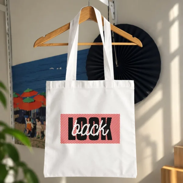توت بگ تایپوگرافی Back