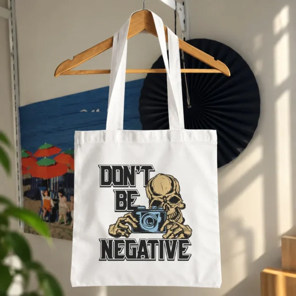 توت بگ عکاسی طرح Don’t Be Negative با جمجمه کد 7966
