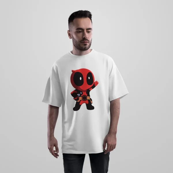 تیشرت اورسایز ددپول طرح چیبی دست‌تکان‌دهنده (Deadpool)