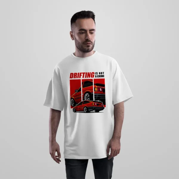 تیشرت اورسایز ماشین دریفت قرمز طرح Drifting Is Not a Crime