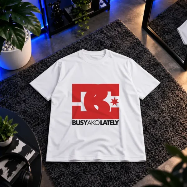 تیشرت طرح لوگوی قرمز Busy Ako Lately