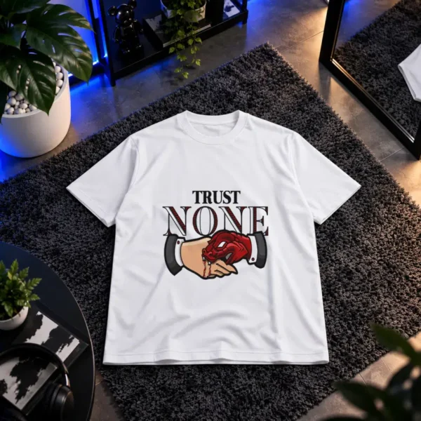 تیشرت نوشته Trust None طرح دست و مار