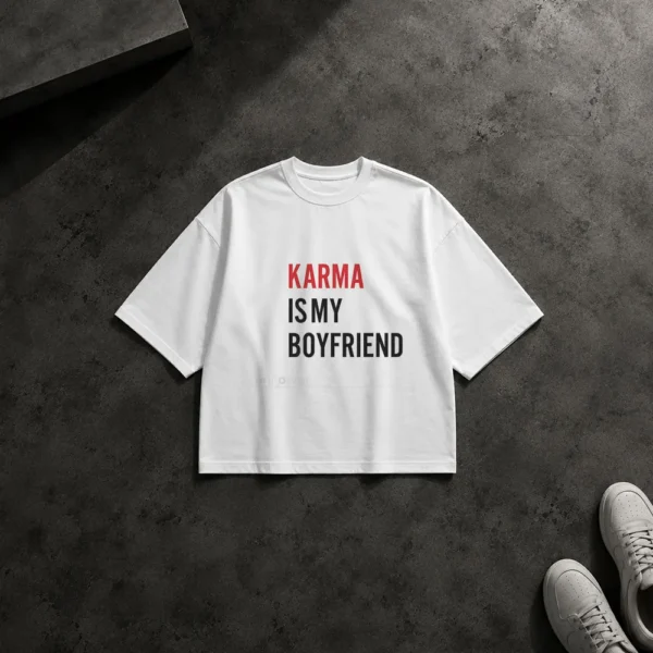 تیشرت باکسی تیلور سوئیفت طرح Karma Is My Boyfriend کد po2013